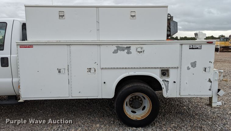 image for item LM9829 2011 Ford F550 Super Duty  utility / service truck