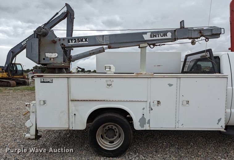 image for item LM9829 2011 Ford F550 Super Duty  utility / service truck