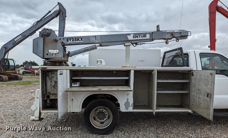 image for item LM9829 2011 Ford F550 Super Duty  utility / service truck