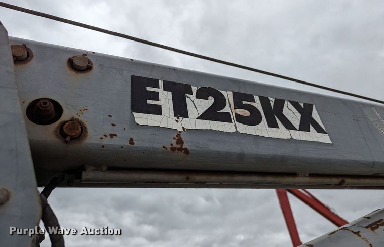 image for item LM9829 2011 Ford F550 Super Duty  utility / service truck