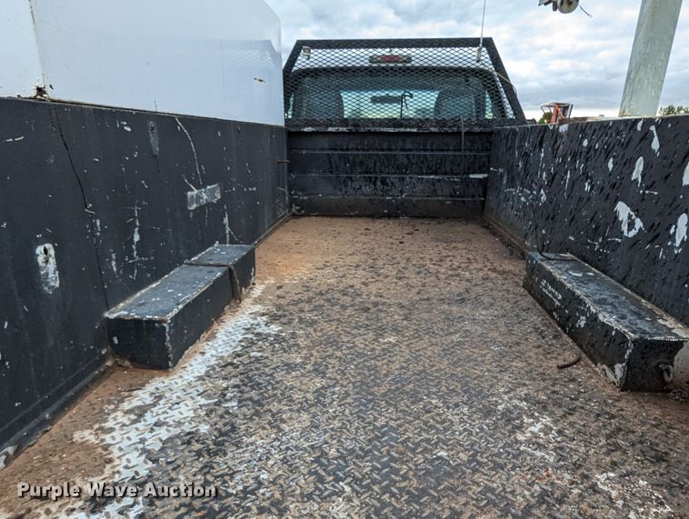 image for item LM9829 2011 Ford F550 Super Duty  utility / service truck