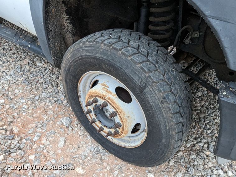 image for item LM9829 2011 Ford F550 Super Duty  utility / service truck