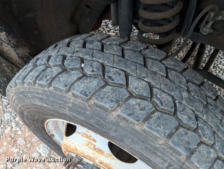 image for item LM9829 2011 Ford F550 Super Duty  utility / service truck