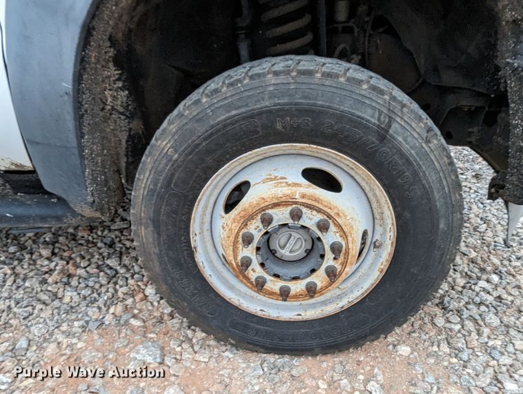 image for item LM9829 2011 Ford F550 Super Duty  utility / service truck