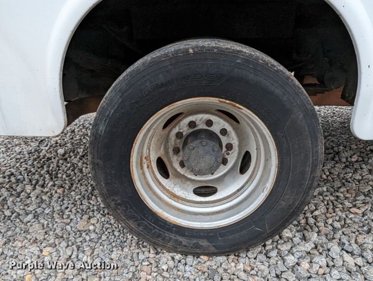 image for item LM9829 2011 Ford F550 Super Duty  utility / service truck