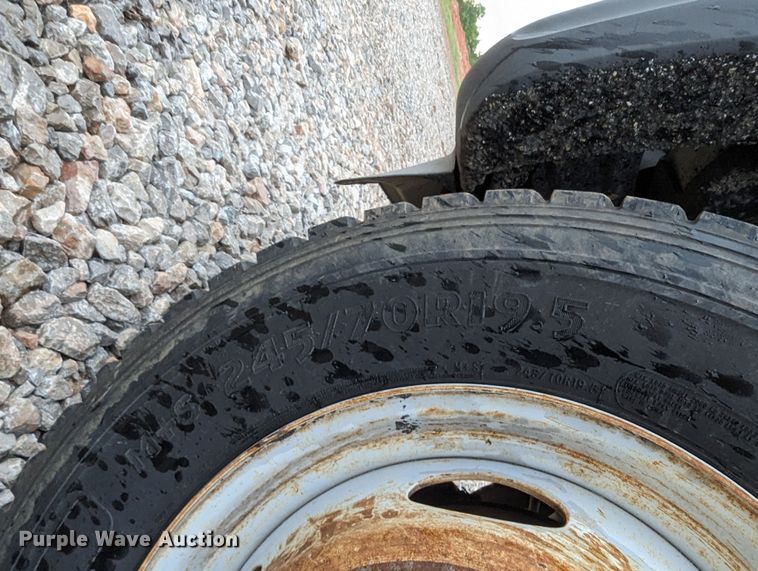 image for item LM9829 2011 Ford F550 Super Duty  utility / service truck