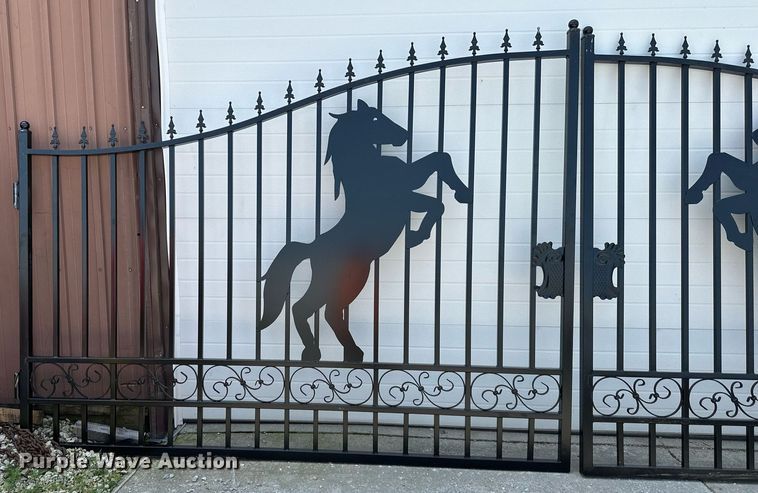 image for item LN9252 20' steel gate