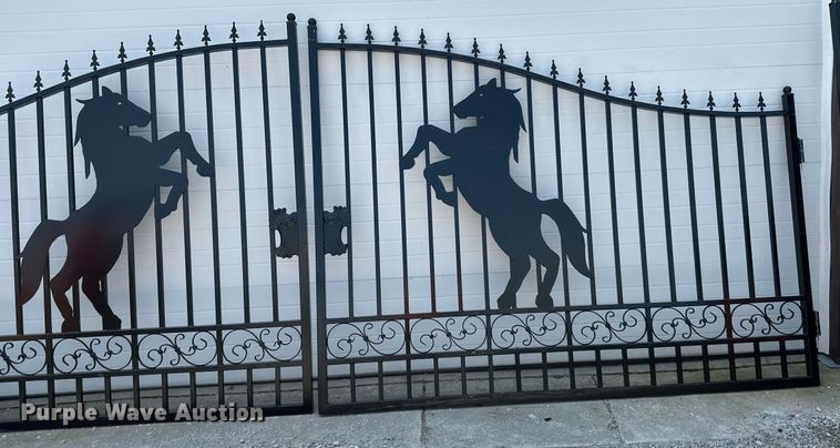 image for item LN9252 20' steel gate