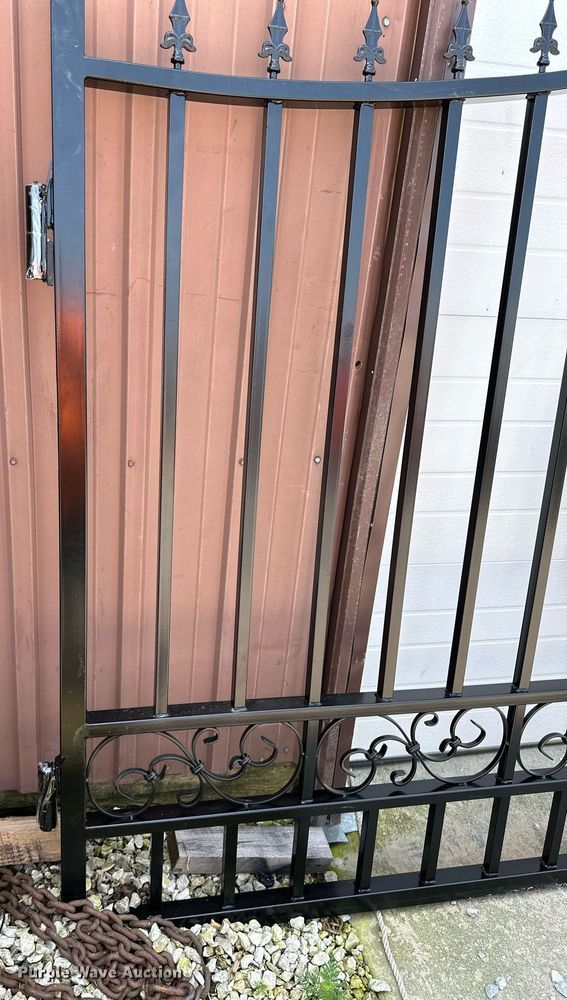 image for item LN9252 20' steel gate