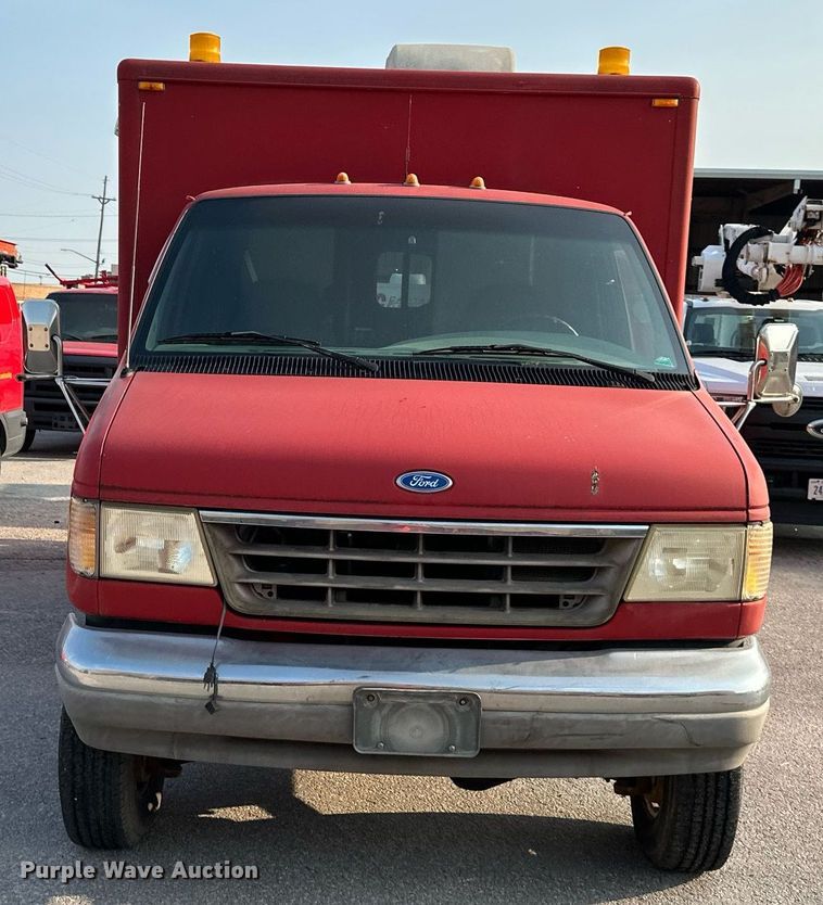 image for item LN9253 1994 Ford E350  box truck