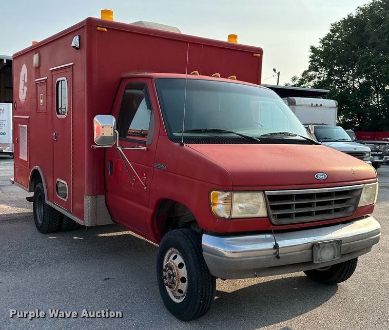 image for item LN9253 1994 Ford E350  box truck