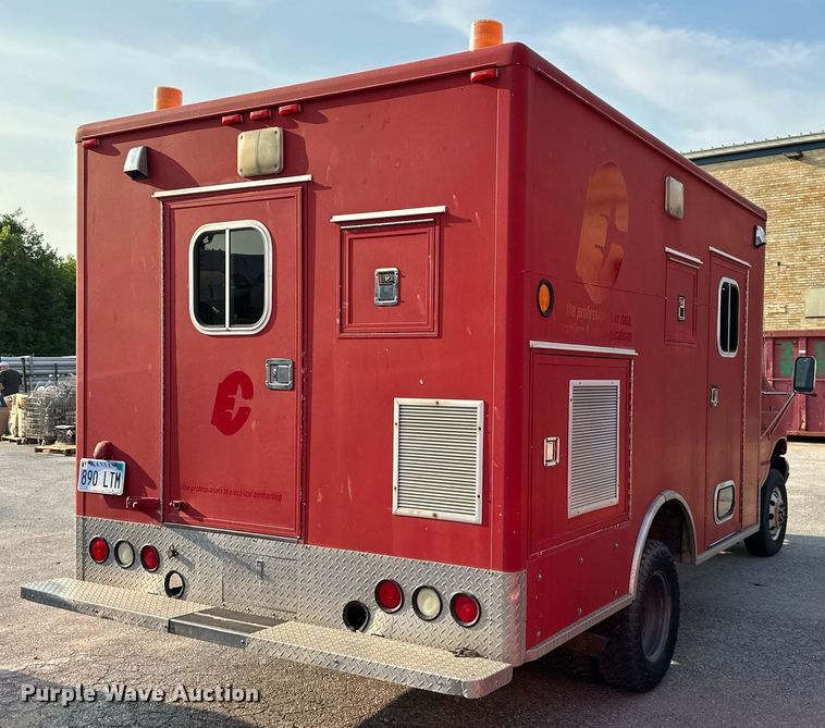 image for item LN9253 1994 Ford E350  box truck