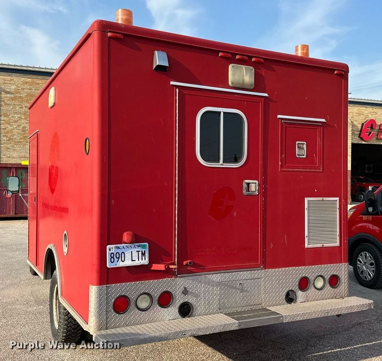 image for item LN9253 1994 Ford E350  box truck