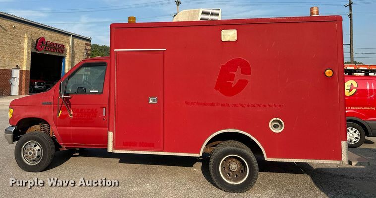 image for item LN9253 1994 Ford E350  box truck