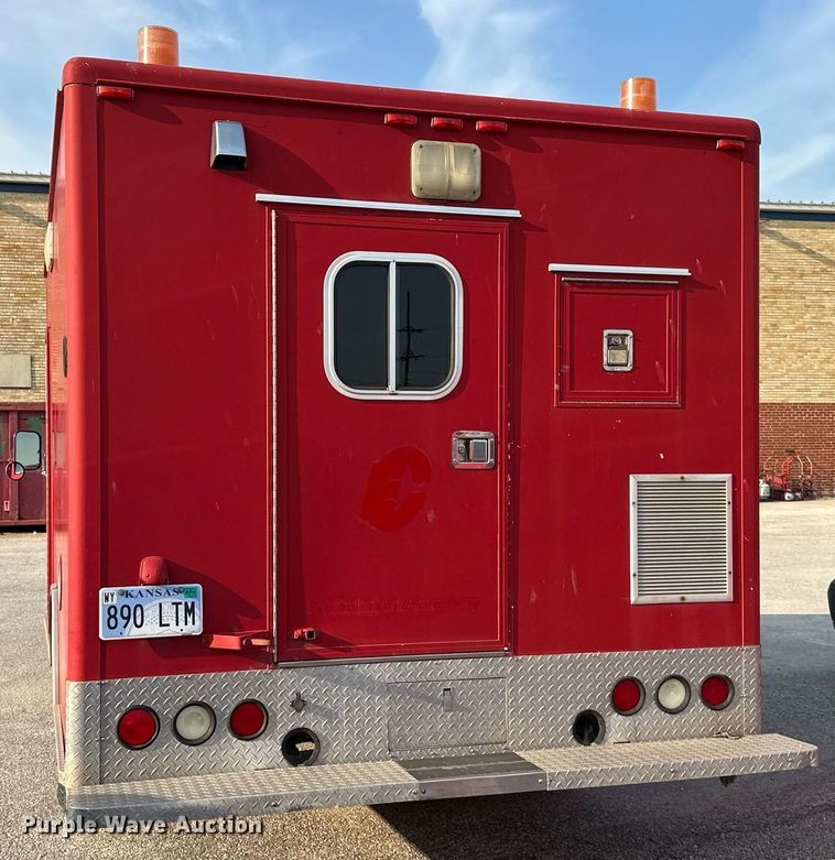 image for item LN9253 1994 Ford E350  box truck