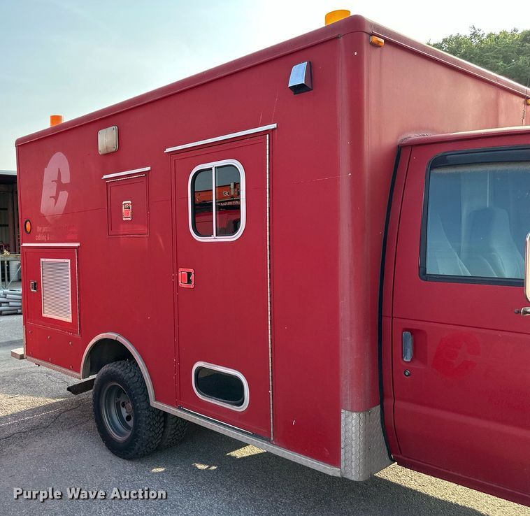 image for item LN9253 1994 Ford E350  box truck