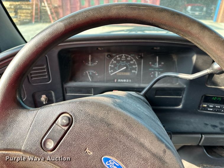 image for item LN9253 1994 Ford E350  box truck