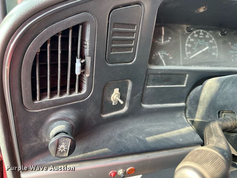 image for item LN9253 1994 Ford E350  box truck