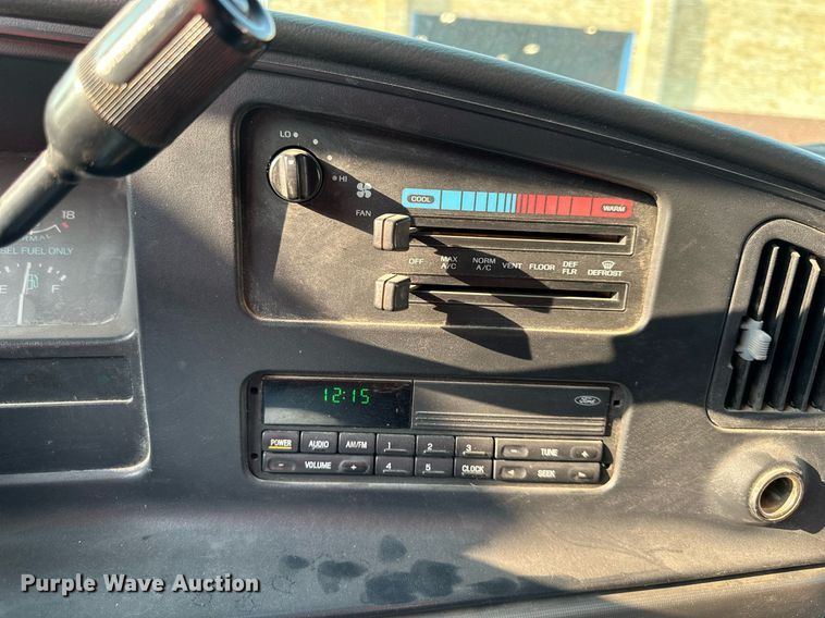 image for item LN9253 1994 Ford E350  box truck