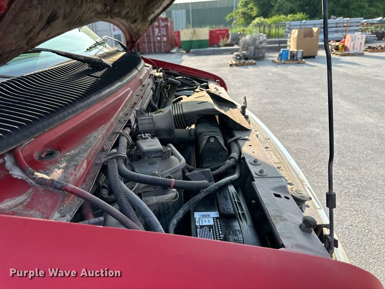 image for item LN9253 1994 Ford E350  box truck