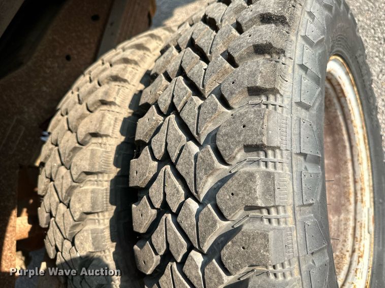 image for item LN9253 1994 Ford E350  box truck