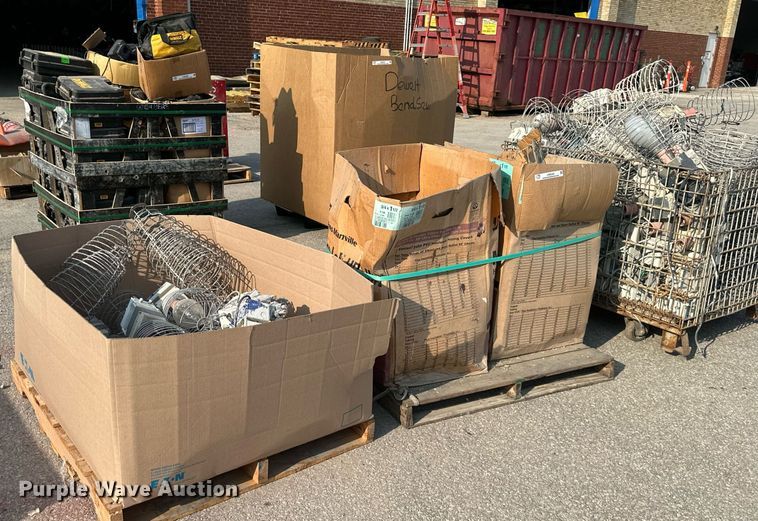 image for item LN9254 Approximately 60 Bergen Inc. light fixtures