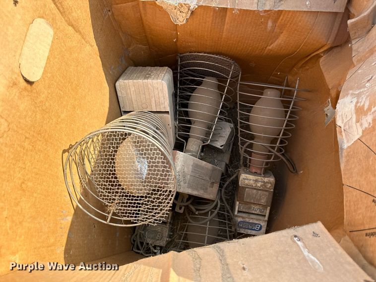 image for item LN9254 Approximately 60 Bergen Inc. light fixtures