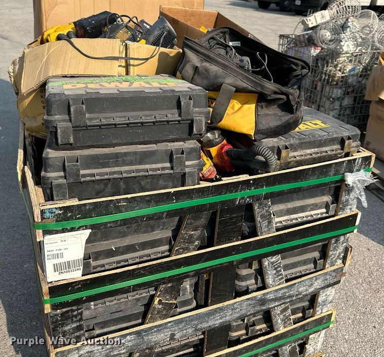 image for item LN9258 DeWalt 18V tools