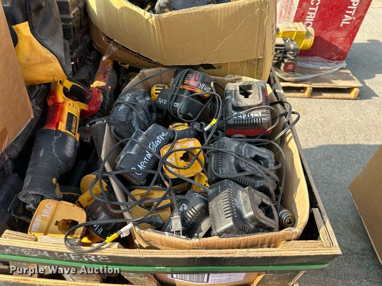 image for item LN9258 DeWalt 18V tools