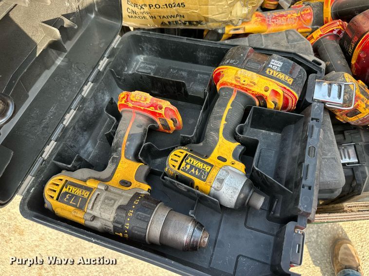 image for item LN9258 DeWalt 18V tools