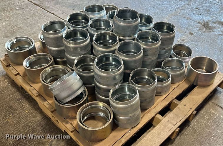 image for item LN9262 Approximately 63 pipe fittings