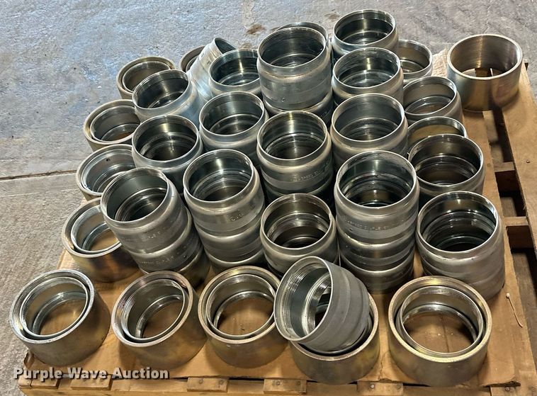 image for item LN9262 Approximately 63 pipe fittings