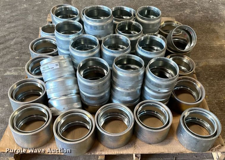 image for item LN9262 Approximately 63 pipe fittings