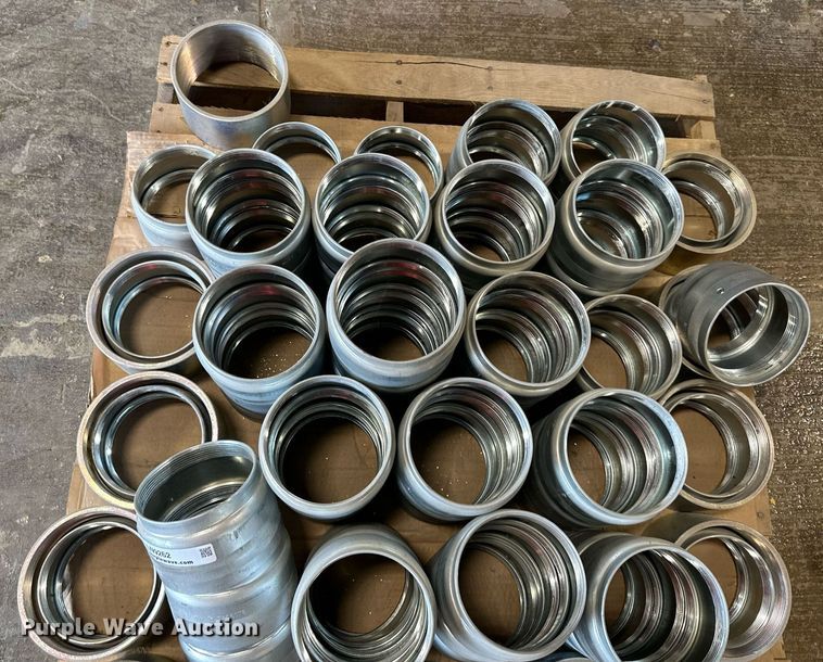 image for item LN9262 Approximately 63 pipe fittings