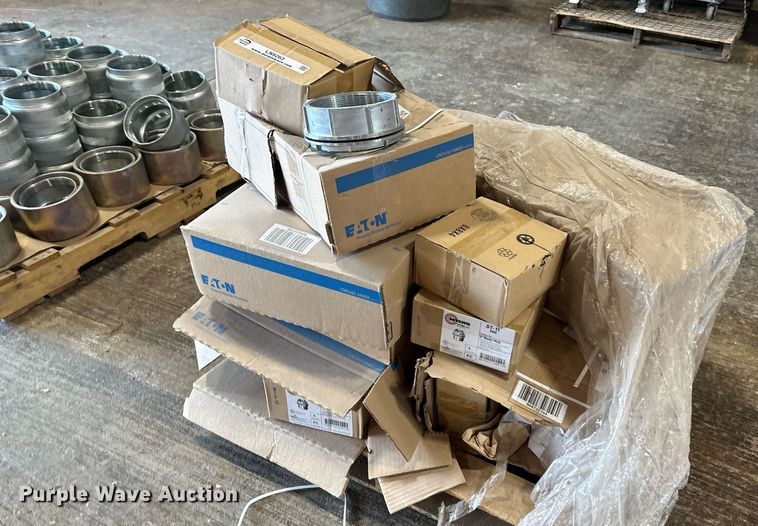 image for item LN9263 Approximately 14 hub fittings