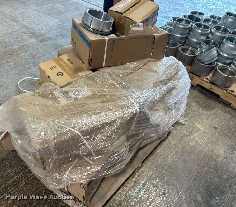 image for item LN9263 Approximately 14 hub fittings