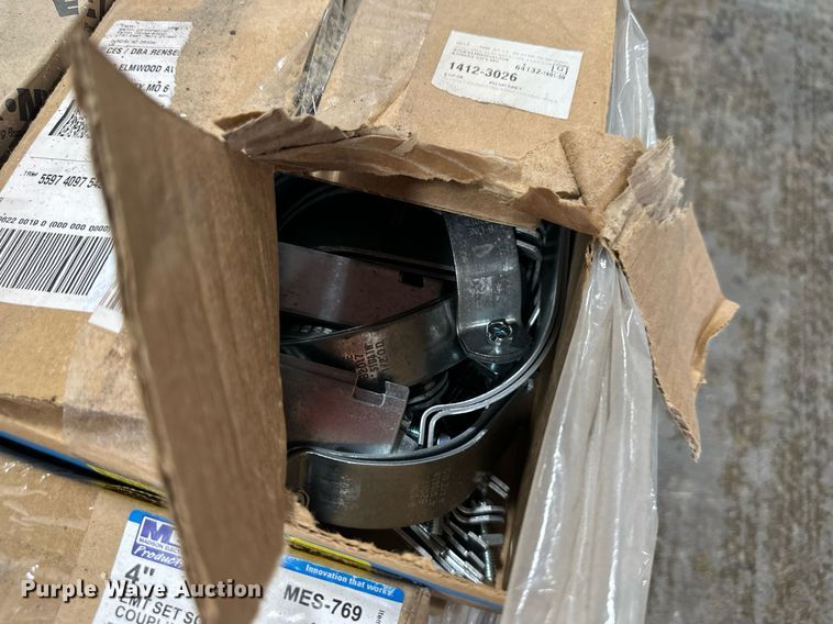 image for item LN9264 Approximately 148 pipe fittings