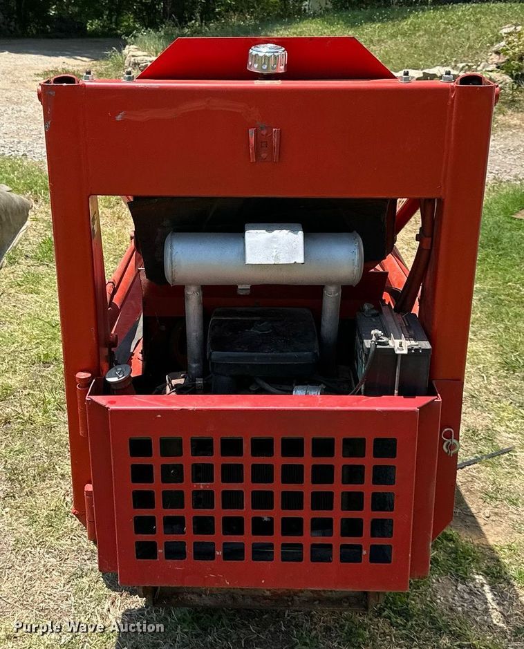 image for item LN9278 Gehl HL360  skid steer loader