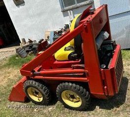 image for item LN9278 Gehl HL360  skid steer loader