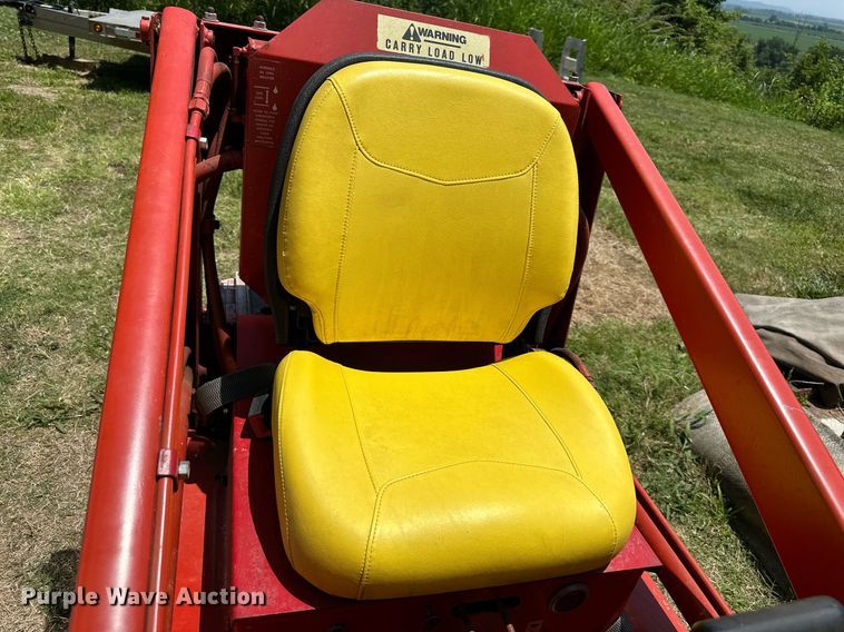 image for item LN9278 Gehl HL360  skid steer loader