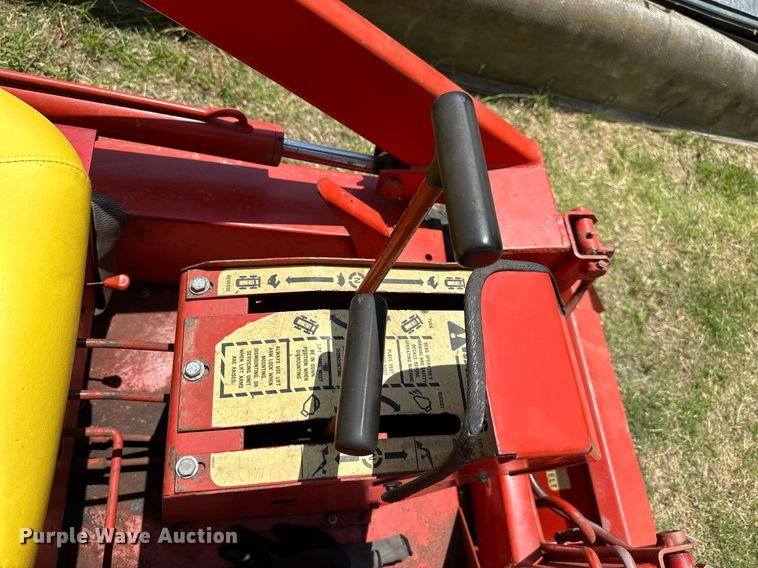 image for item LN9278 Gehl HL360  skid steer loader