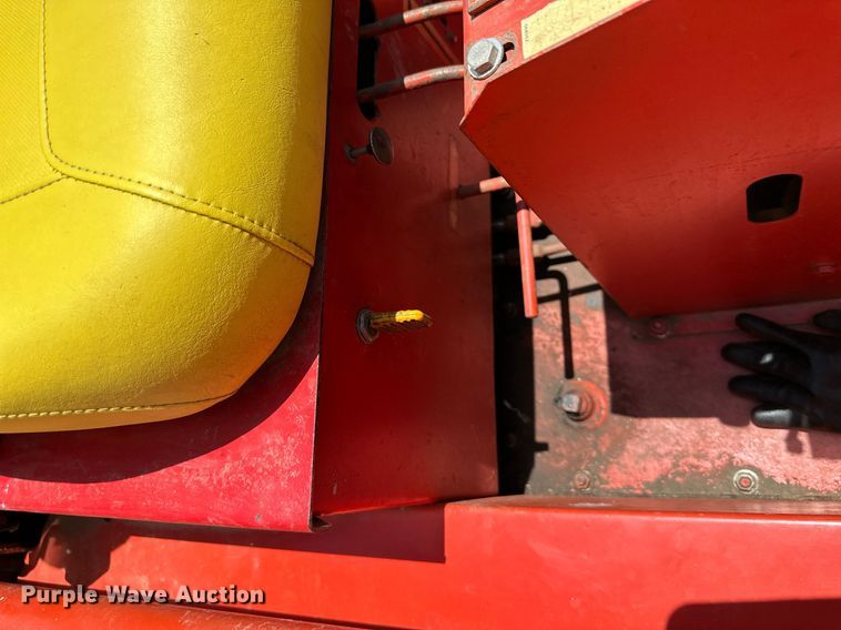 image for item LN9278 Gehl HL360  skid steer loader