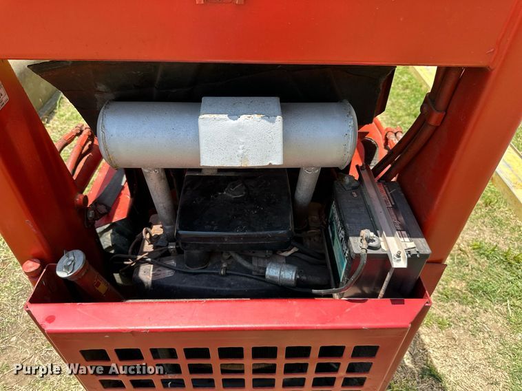 image for item LN9278 Gehl HL360  skid steer loader