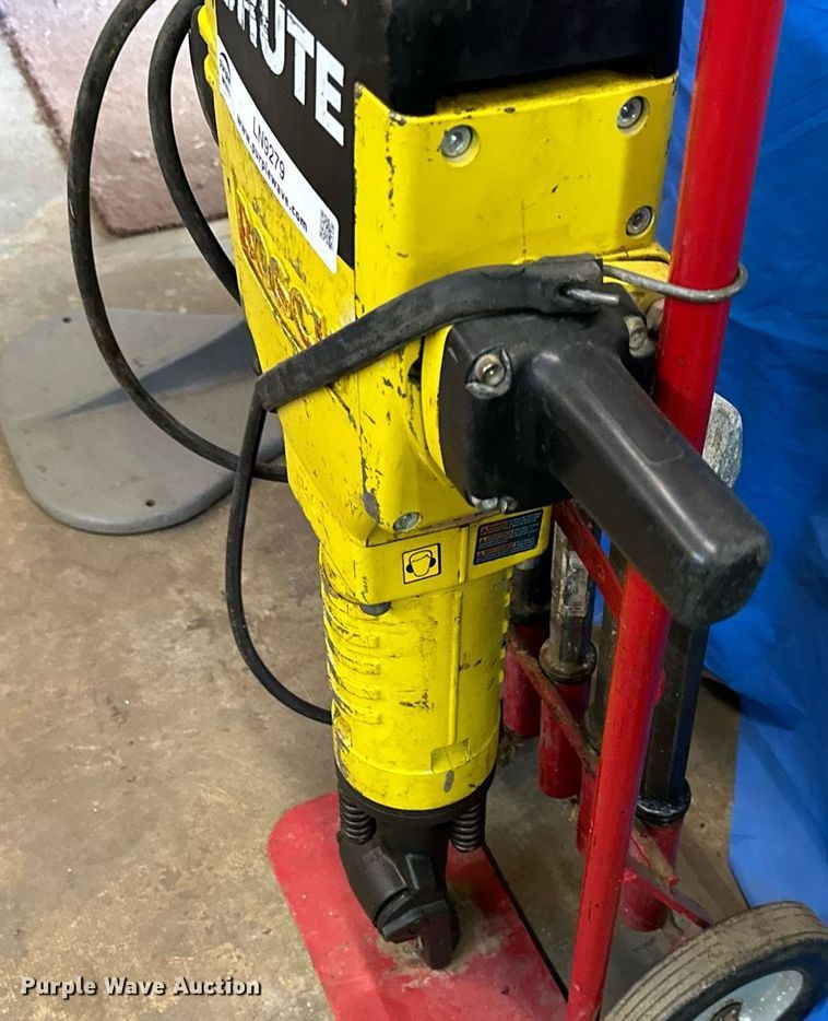 image for item LN9279 Bosch Brute  plate compactor