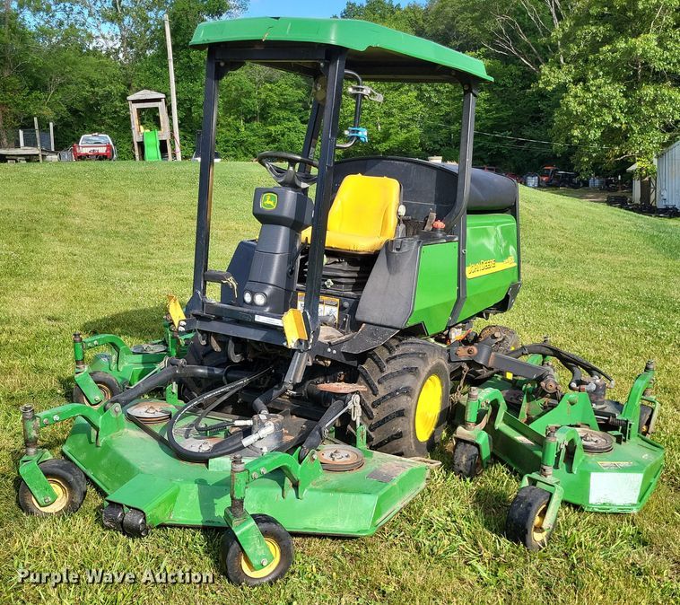 image for item LS9549 2005 John Deere 1600 Turbo  lawn mower