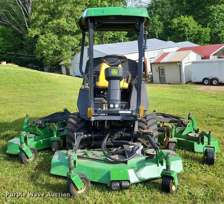 image for item LS9549 2005 John Deere 1600 Turbo  lawn mower