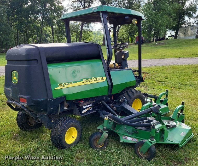 image for item LS9549 2005 John Deere 1600 Turbo  lawn mower