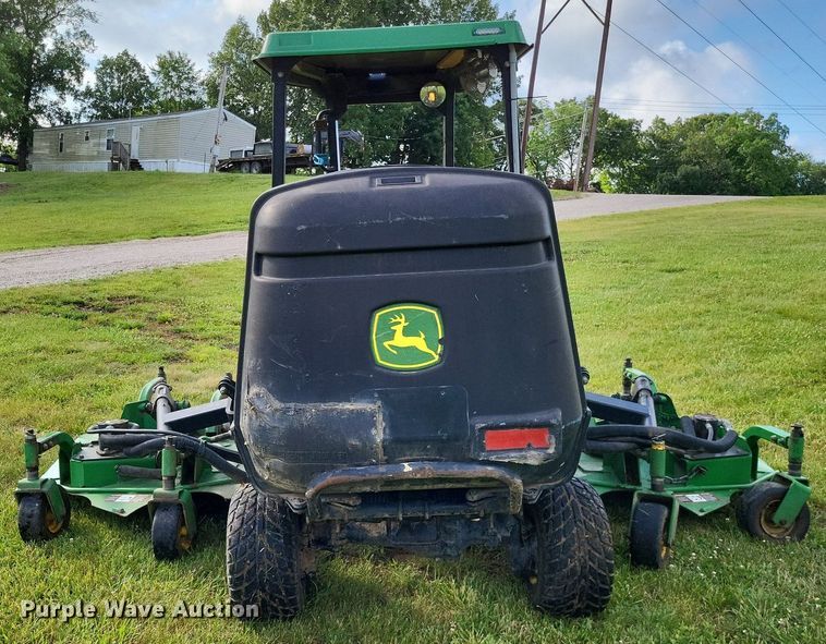 image for item LS9549 2005 John Deere 1600 Turbo  lawn mower