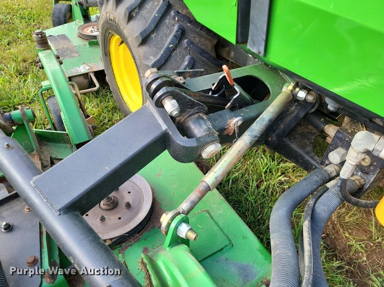 image for item LS9549 2005 John Deere 1600 Turbo  lawn mower