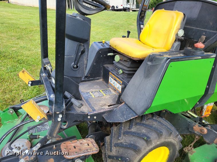 image for item LS9549 2005 John Deere 1600 Turbo  lawn mower